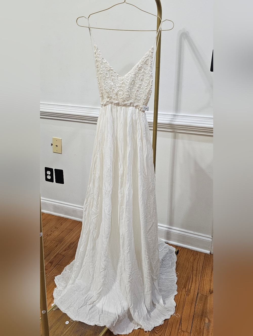 Elegant White Lace Maxi Dress